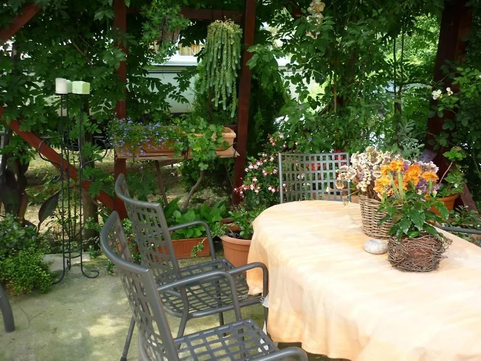 Apartment Bougenville Kampor