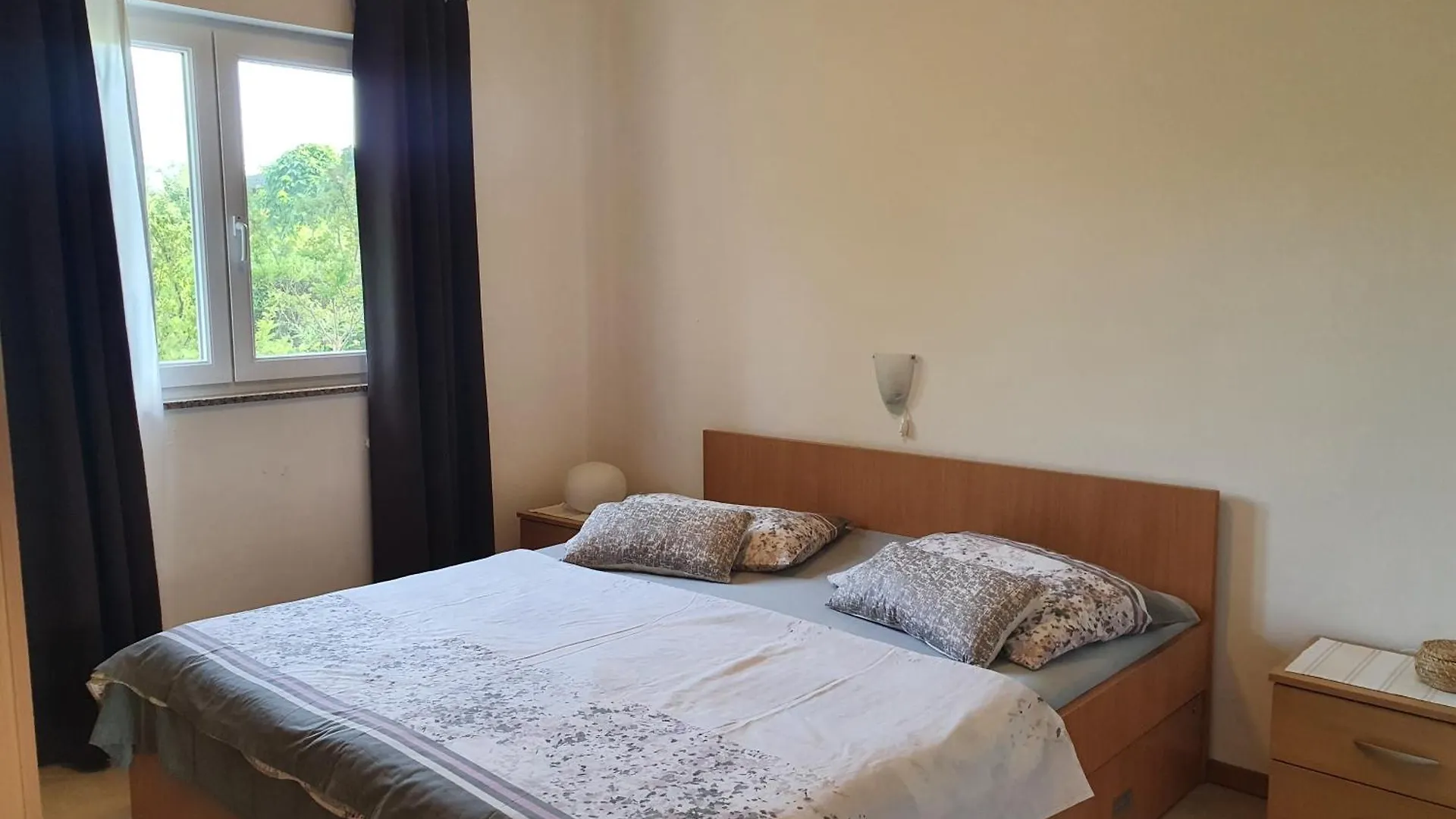 Bougenville Kampor Apartment
