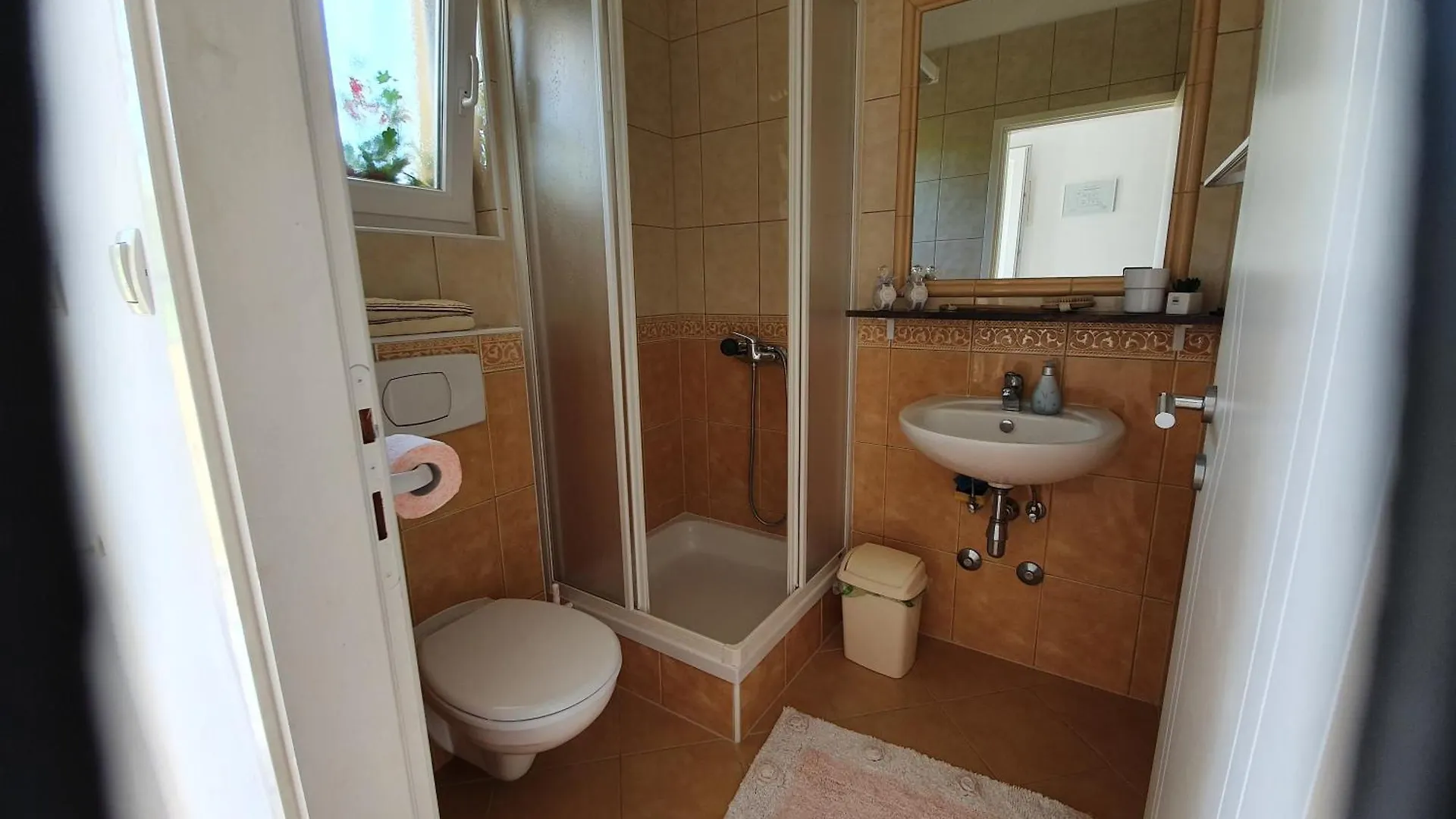 Bougenville Kampor Apartment