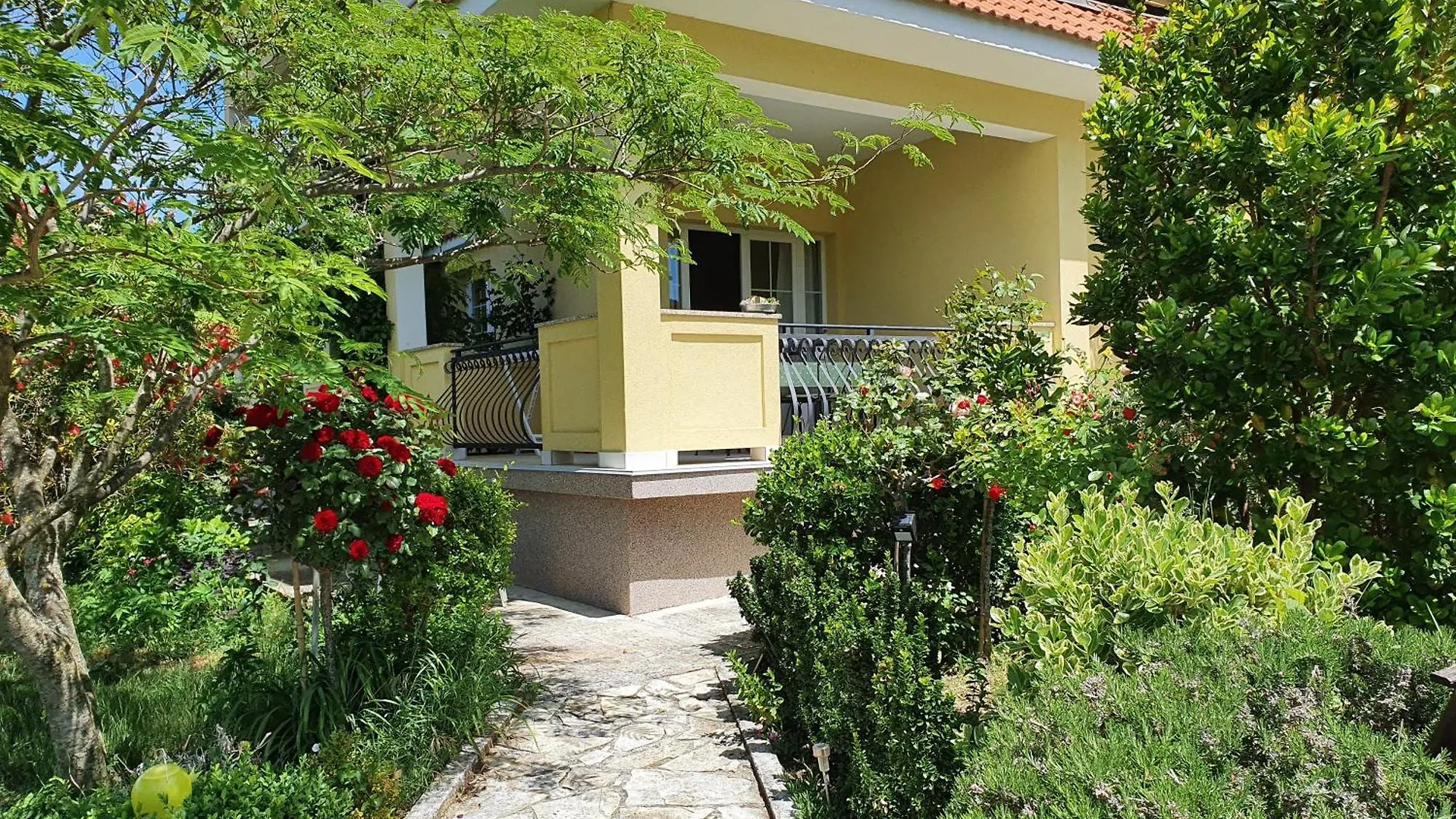 Bougenville Kampor 0*,  Croatia