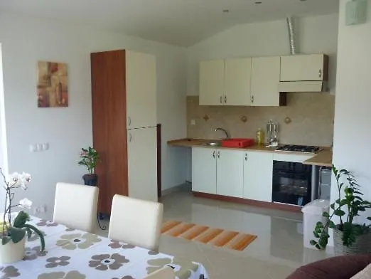 Bougenville Kampor Διαμέρισμα